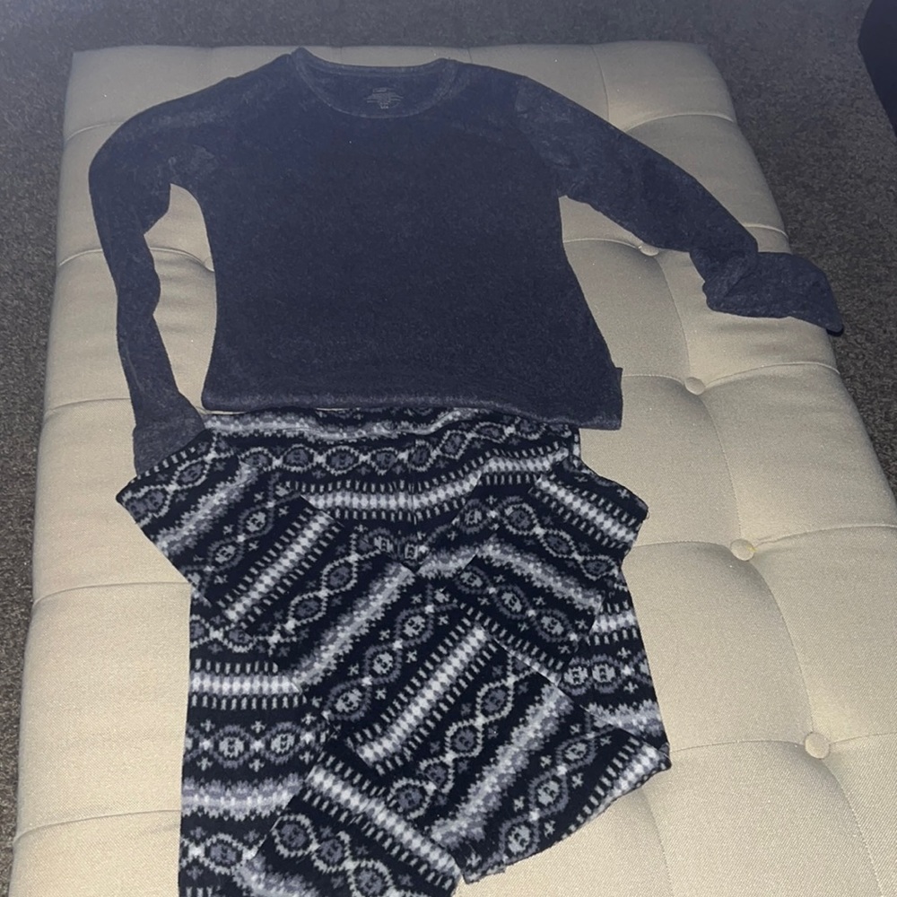 ClimateRight Women’s velour 2 piece set size Small